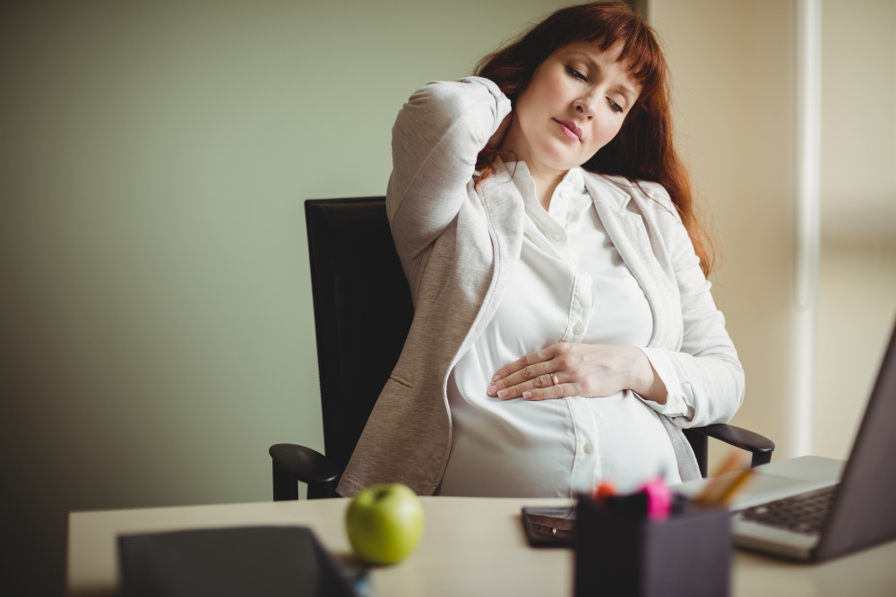 A Guide to Relieving Back Pain While Pregnant