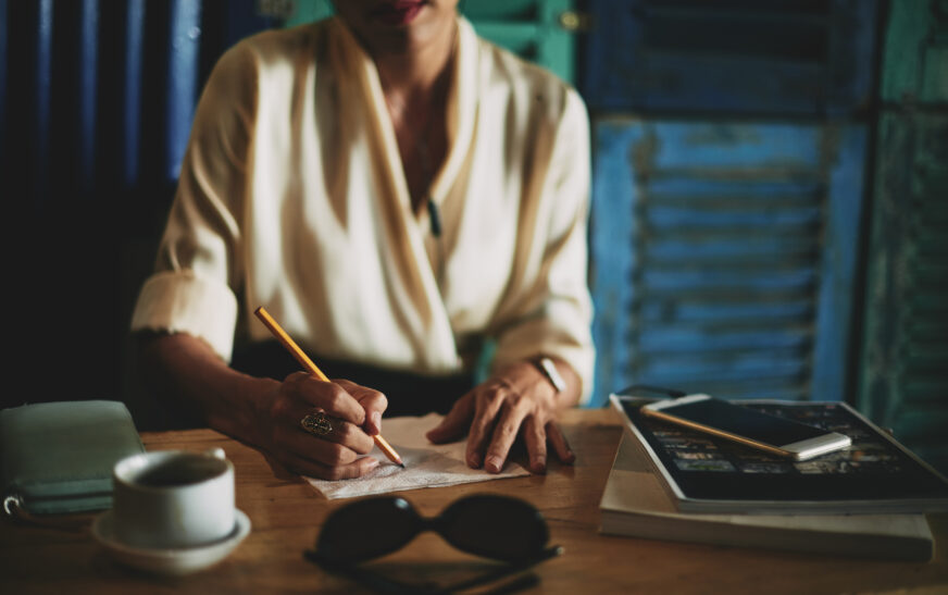 How the Best Ghostwriting Services Balance Creativity and Marketability