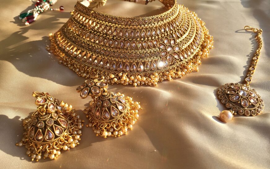 The Convenience of Buying Jewelry Online in Pakistan: What You Need to Know