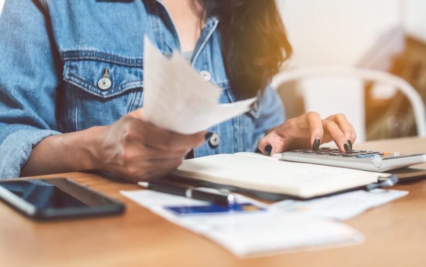 Addressing Tax Compliance in Freelance Pay Stubs: Tips & Tools
