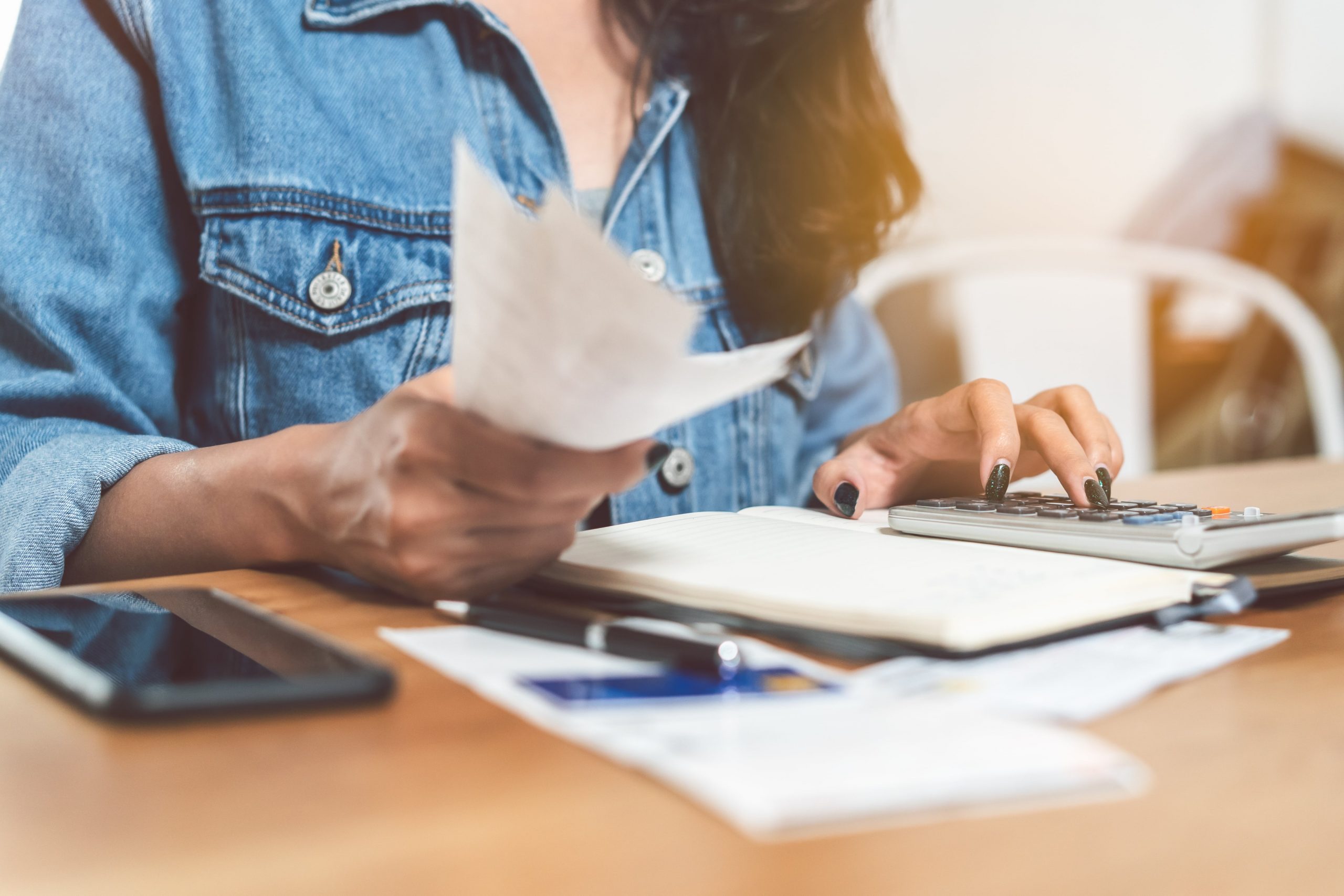 Addressing Tax Compliance in Freelance Pay Stubs: Tips & Tools