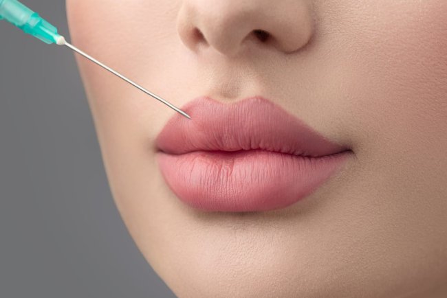 The Best Plastic Surgeon in Dubai: Safe and Beautiful Results with Russian Lip Fillers
