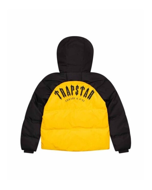 Trapstar Official Clothing: Jackets, Hoodies and Tracksuits in Bold Fashion